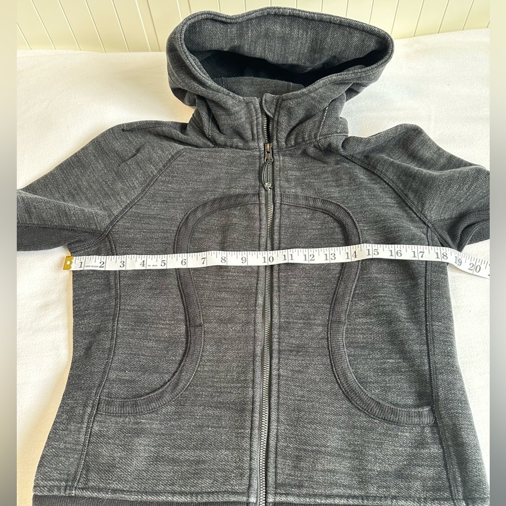 Lululemon dark grey/ black hoodie - Picture 4 of 9